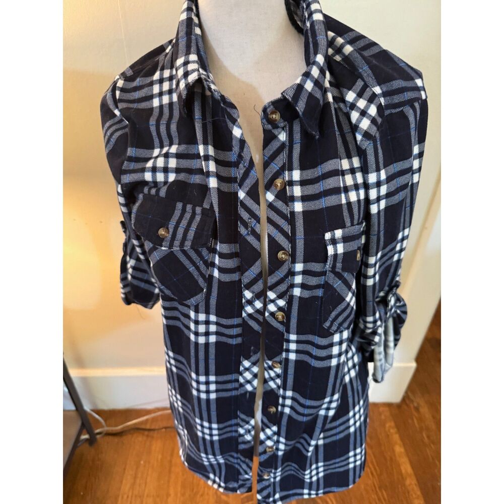 Eden & Olivia Navy Plaid Shirt Size Medium